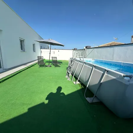 Encantadora Casa Con Piscina Portatil Ii Holiday home